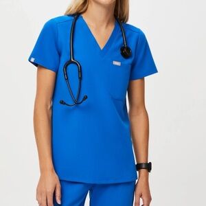 NWT Figs Women’s Catarina One Pocket Scrub Top, Royal Blue